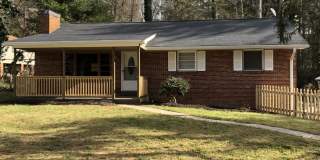 Convenient South Location! 3 Bedrooms / 2 Bathrooms Gallery 1