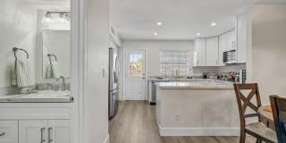 4901 E Kelton Lane Gallery 8