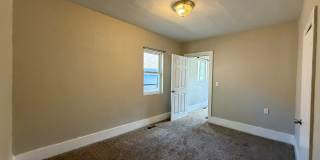 Escape Apartment Life! Downtown Cottage with yard! Gallery 5