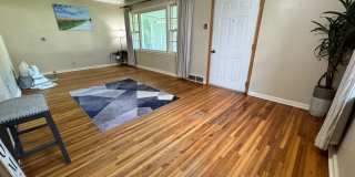 3 bed, 1.5 bath home for rent in West Waterloo Gallery 17