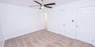 MOVE IN SPECIAL! $750 off first month rent! 2BR/1.5BA Condo! 2 parking spaces Gallery 33