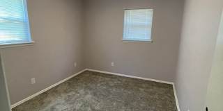 Adorable 3 bed 1bath home Gallery 1