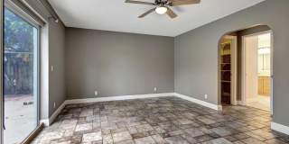 1402 Cormorant Road Gallery 17