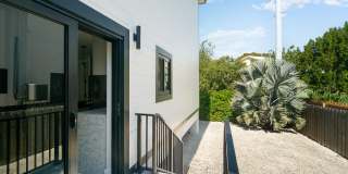 19 Coral Way Gallery 19