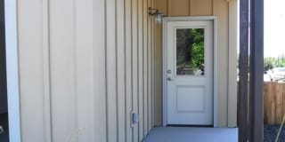 Chic artist-style lofts home with 3 bed 2.5 bath near Boise Greenbelt. Gallery 4