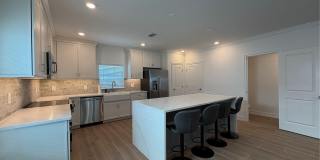 1523 W CHESTNUT STREET Gallery 3