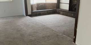 4 Bedrooom 2 Bath home ready for new resident! Gallery 5