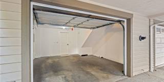 Spacious Greenwood Townhome - New Paint, Carpet and Water Heater!! Gallery 7