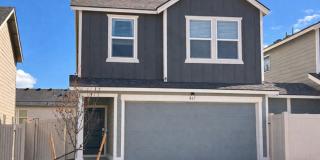 Brand New Construction! 4 bed/2.5 ba Townhome w/Updated Features! Gallery 1