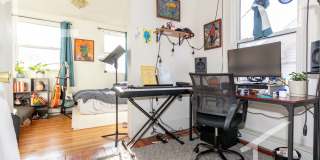 Nice 4 bed in Allston Gallery 3