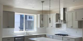 Townhome with Rooftop Balcony in Prime American Fork Location Gallery 1