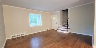 1321 Stillwood Drive NE Unit B Gallery 2