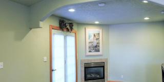 Charming 3-Bedroom Home Across from Orchard Park Gallery 10