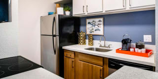 The Daphne Apartments Gallery 7