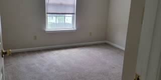 Spacious 4 Bedroom in Stonegate Gallery 9