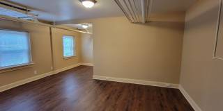 The Green Lodge Gallery 12