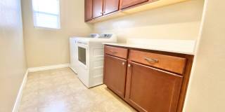 Ultra-Efficient 3 Bed / 2.5 Bath Inspirada Home with Fully Paid-Off Solar Panels! Gallery 23