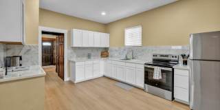 FULLY FURNISHED HISTORIC CHARMER BETWEEN UNR & DOWNTOWN – UTILITIES INCLUDED, MODERN UPGRADES, PRIME LOCATION Gallery 4
