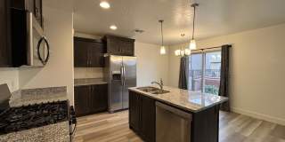 SPACIOUS HOME FOR RENT! Gallery 4