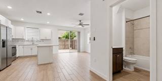 2448 SE 10th Ct Gallery 6