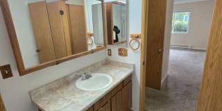 Renton Sunset Heights Condominiums - 2 bedroom 1 bathroom lower floor unit - W/S/G included- Available NOW!! Renton Sunset Heights Condominiums - 2 bedroom 1 bathroom lower floor unit - W/S/G included- Available NOW!! Gallery 5