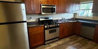 Lawrenceville 2 Bed Townhouse Available Now! Gallery 5
