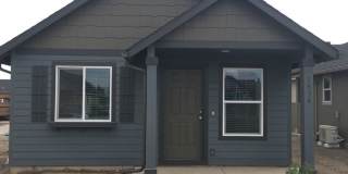 1 Bedroom / 1 Bathroom Cottage in SW Redmond Gallery 1