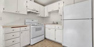 2 Bed, 1 Bath Duplex in Prime Olde Town Issaquah Location with a Yard Gallery 12