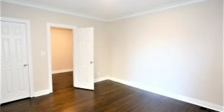 4447 N Rockwell Gallery 3