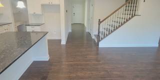 Spacious 4BR/.5BA Home in Steele Creek Gallery 4
