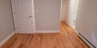 8 Kenwood St. Gallery 7