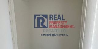 4 bedroom 2 bath - 1 Car Detached Garage - Small dog negotiable Gallery 16