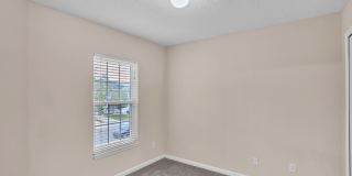 3 bedroom/ 2.5 bathroom townhome near the airport! Gallery 15