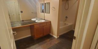 Spacious 2B/2B Main Level Condo With Garage NOW AVAILABLE Gallery 7