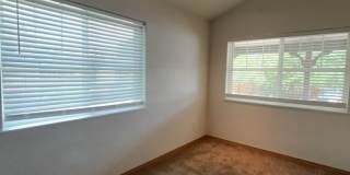 Centrally Located - 3 Bed - 2 Bath - Fenced Yard Gallery 20
