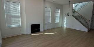 Room in 3 Bedroom Home at Plaza Ave SW Gallery 11