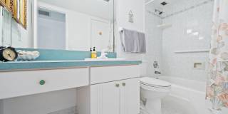 1050 Hillsboro Mile Gallery 24