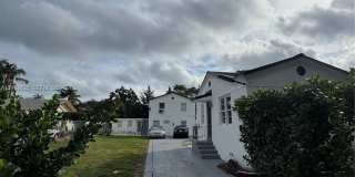 921 N 17th Ct Gallery 27