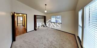 Enjoy this charming condo near Randall Park and Yakima Valley College, with water, sewer, and garbage included! Gallery 31