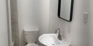 Beautiful 3 Bed / 1 Bath Home with Large Yard! Gallery 6