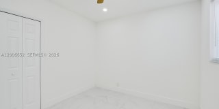105 NW 14th Way Gallery 8