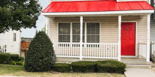 Spacious 3-Level Townhouse in Harrisonburg Gallery 1