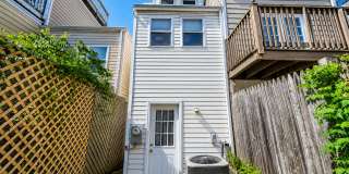Charming Baltimore Rowhome with Exposed Brick & Private Patio Gallery 23