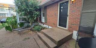 Charming 2 Bed 1 Bath Apartment | Hillsboro West-End Charming 2 Bed 1 Bath Apartment | Hillsboro West-End Gallery 1