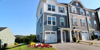 Townhome for rent with gorgeous mountain views!  - 4489 Drysdale St. Gallery 1