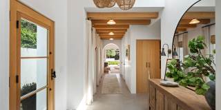 Fully Furnished Luxury Retreat in Pierpont! Gallery 6