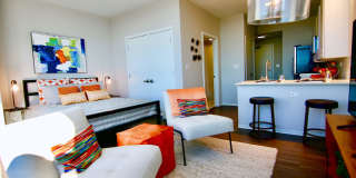 886 West Adams Street Gallery 2