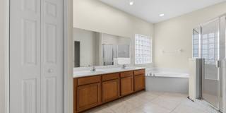 593 GRAND PARKE Drive Gallery 16