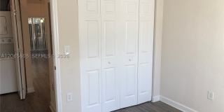 2733 NE 3rd Ct Gallery 11