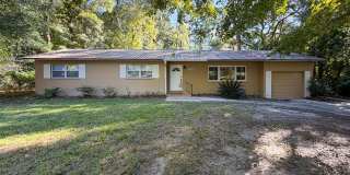3/2 House Walking Distance to UF  Law School Available NOW! Gallery 1